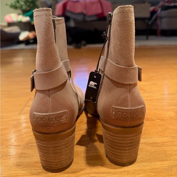 Sorel booties - Picture 3 of 4